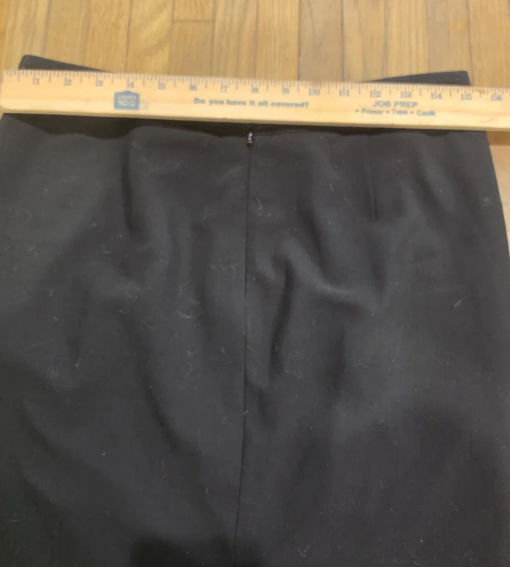 Armani Collezioni Black Virgin Wool Tailored Skirt Size 6 Back Vent Career